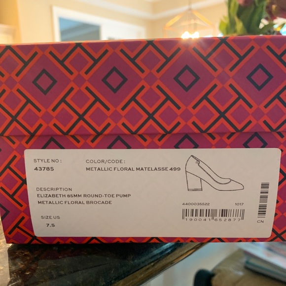 Tory Burch Round-toe Pump - Picture 2 of 8